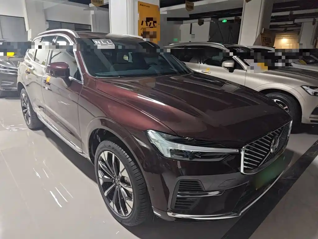 Volvo XC60 PHEV — миниатюра 4