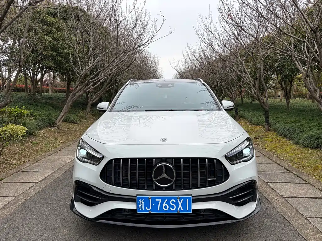 Mercedes-Benz GLA AMG 2023