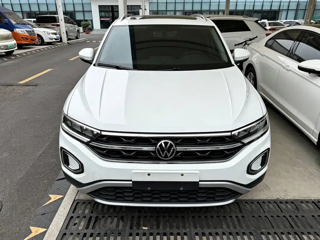 Volkswagen T-Roc — миниатюра 2