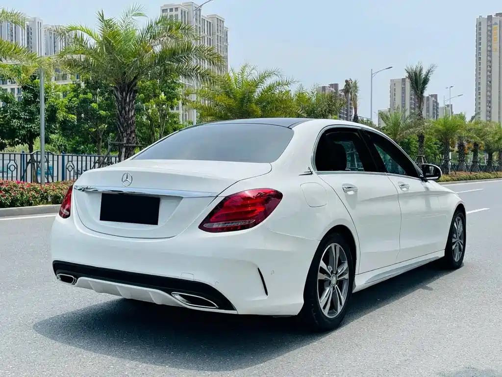 Mercedes-Benz C-Class — миниатюра 4