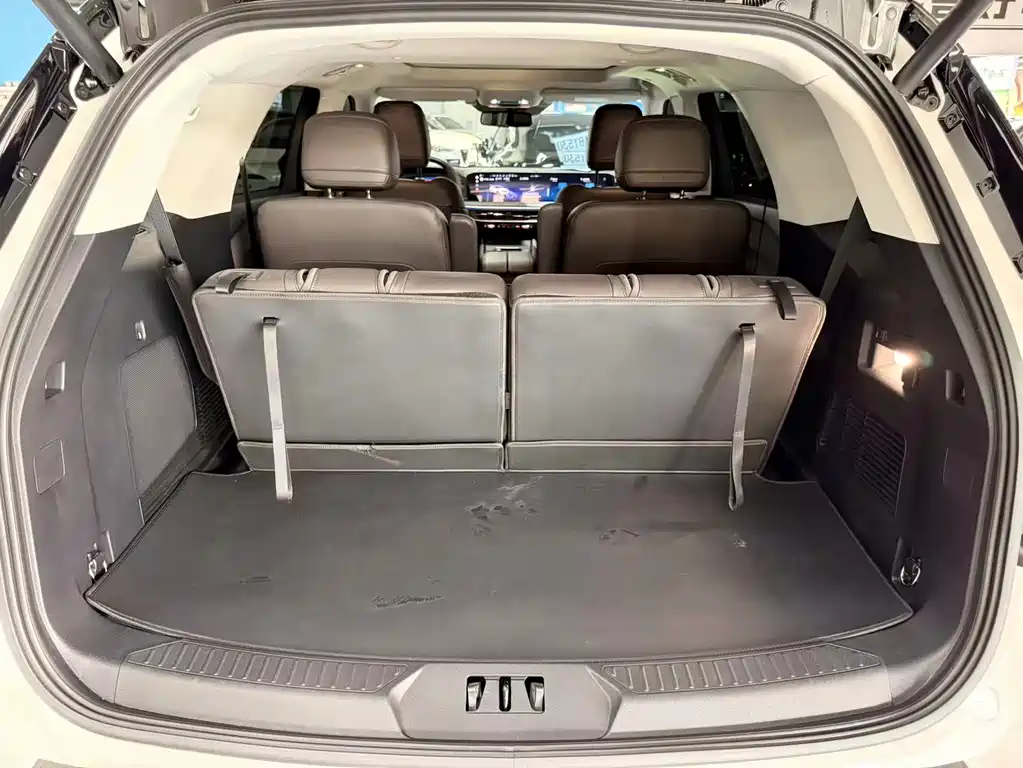 Ford Explorer — миниатюра 18