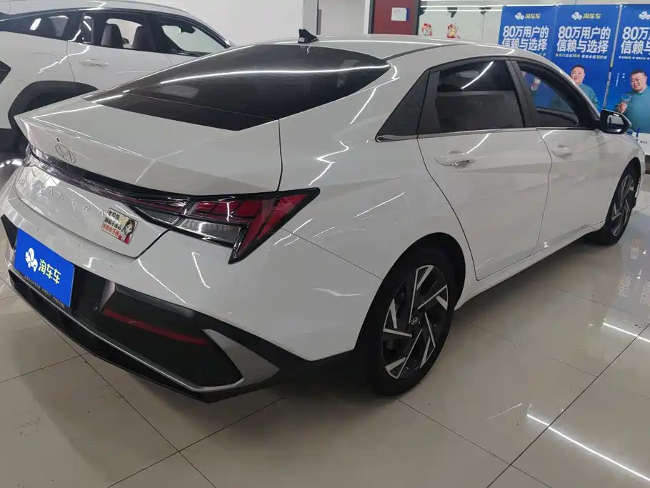 Hyundai Elantra — миниатюра 3