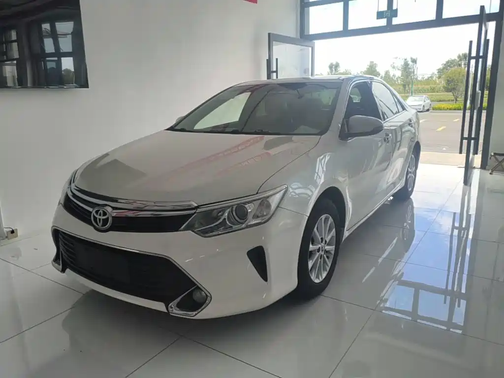 Toyota Camry — миниатюра 2