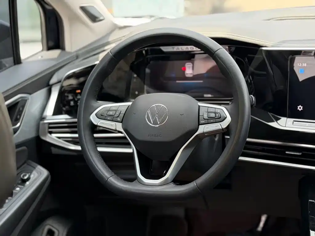 Volkswagen Talagon Facelift 530TSI 4WD Flagship Scenic Realm Edition Pro 7 seats, фото 9