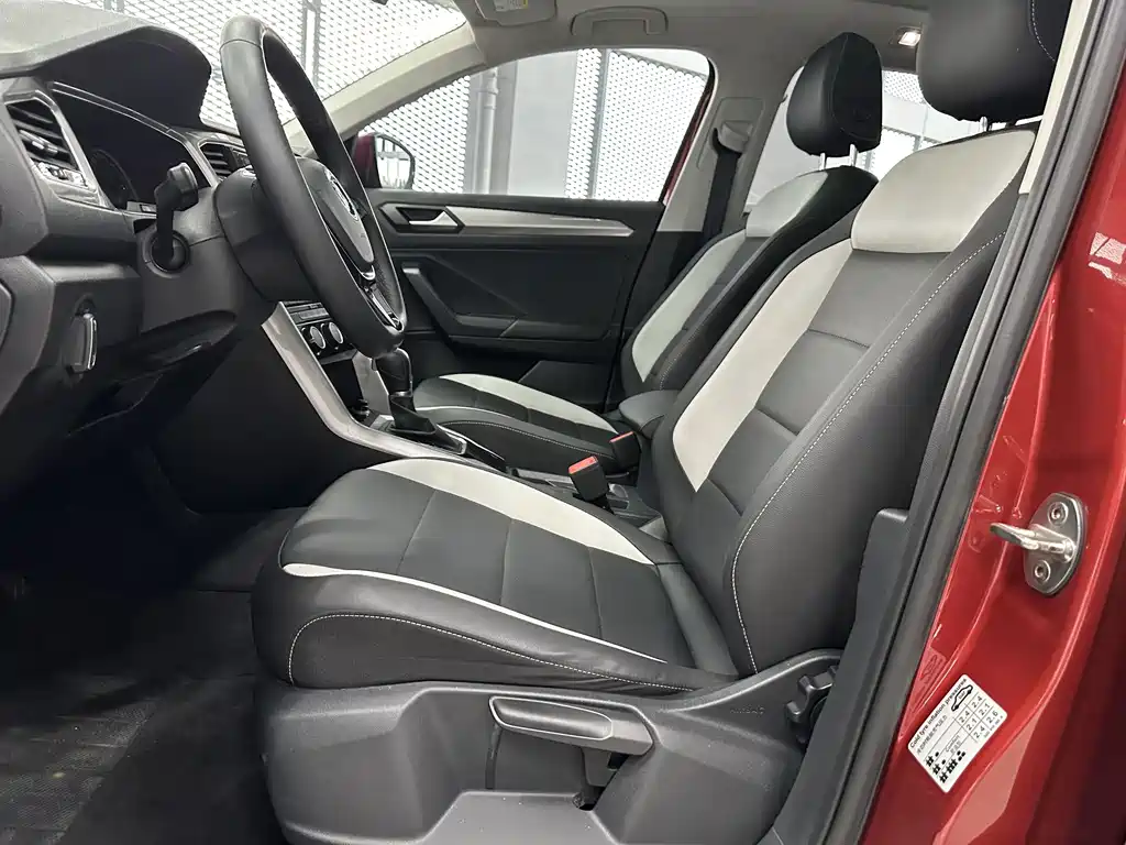 Volkswagen T-Roc — миниатюра 7