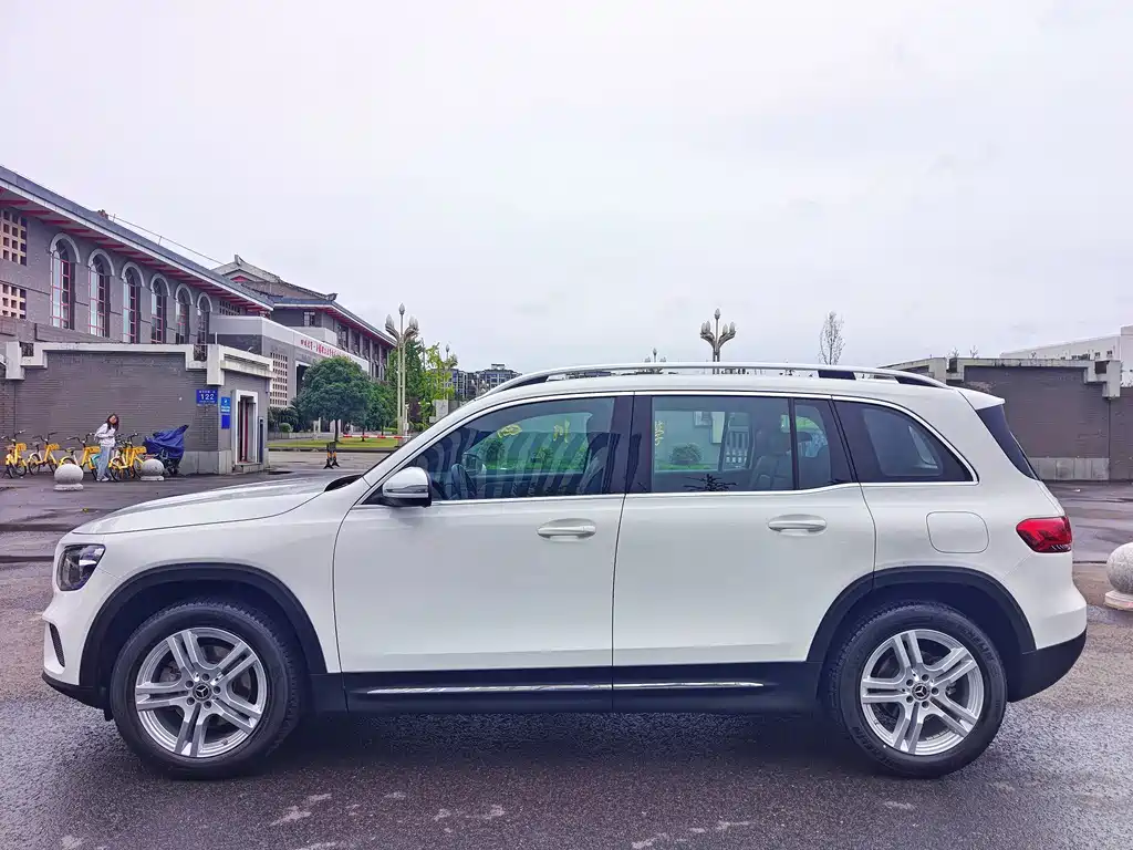 Mercedes-Benz GLB — миниатюра 4