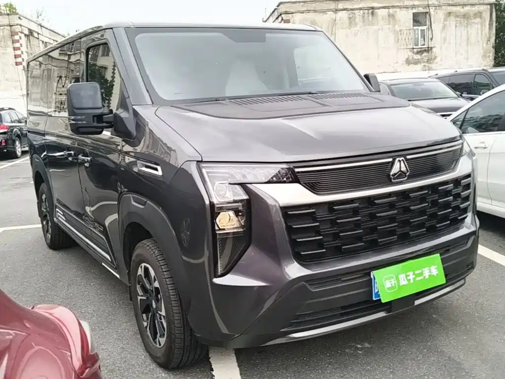 Sinotruk Vangard V — миниатюра 4