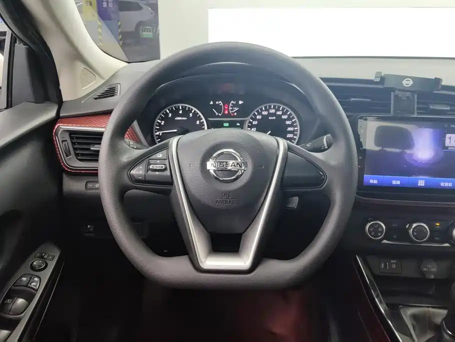 Nissan Bluebird — миниатюра 15