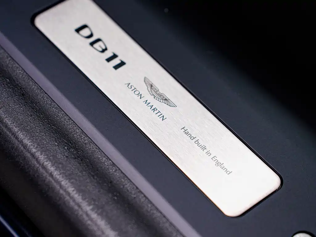 ASTON MARTIN DB11