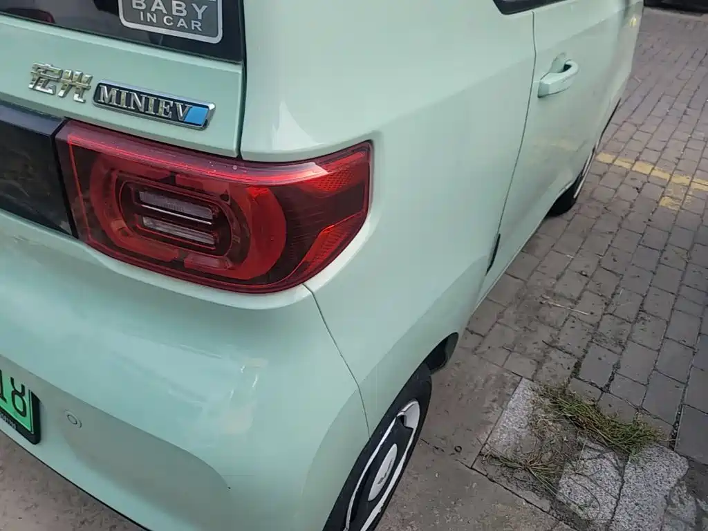 Wuling MINIEV — миниатюра 8