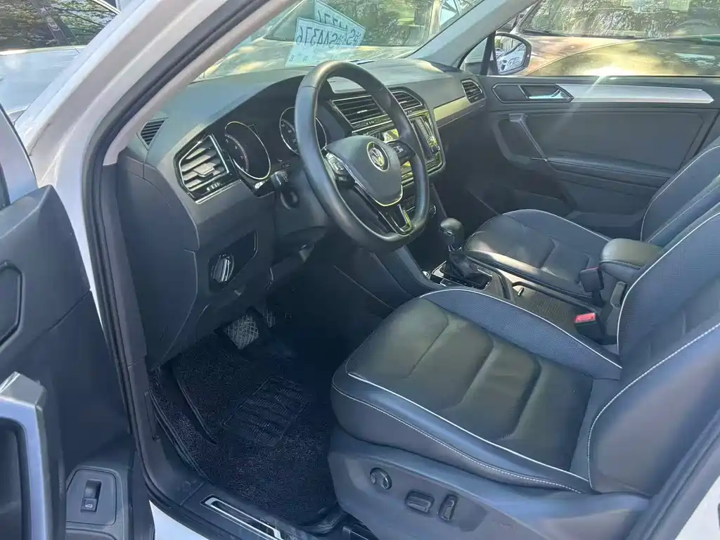 Volkswagen Tiguan L L 2017 330TSI AT Flagship