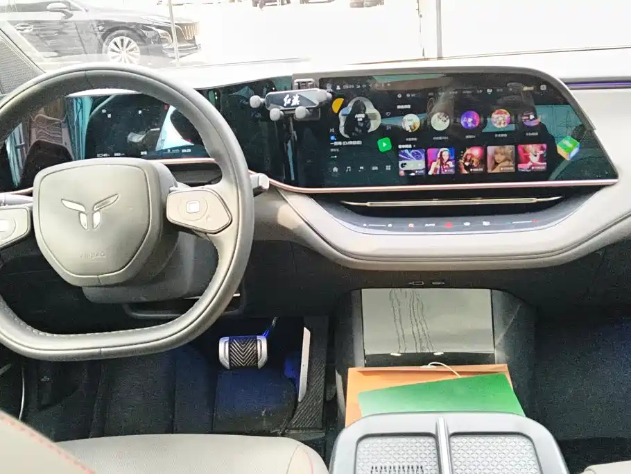 Hongqi Hongqi EH7 — миниатюра 12