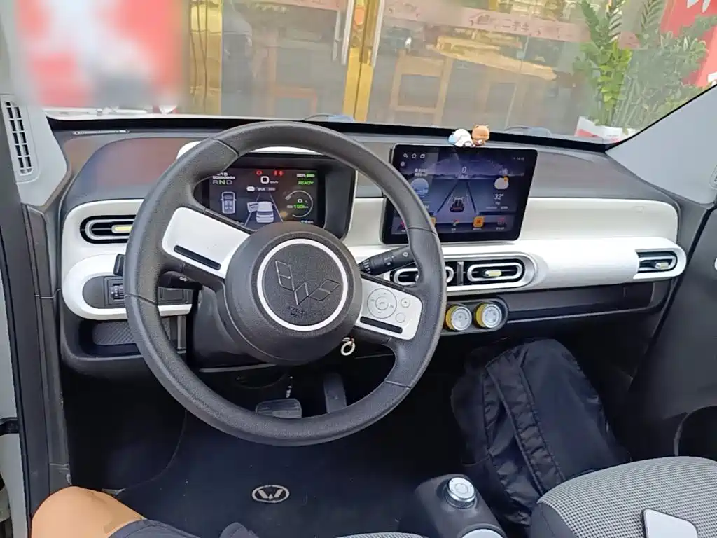 Wuling MINIEV — миниатюра 10