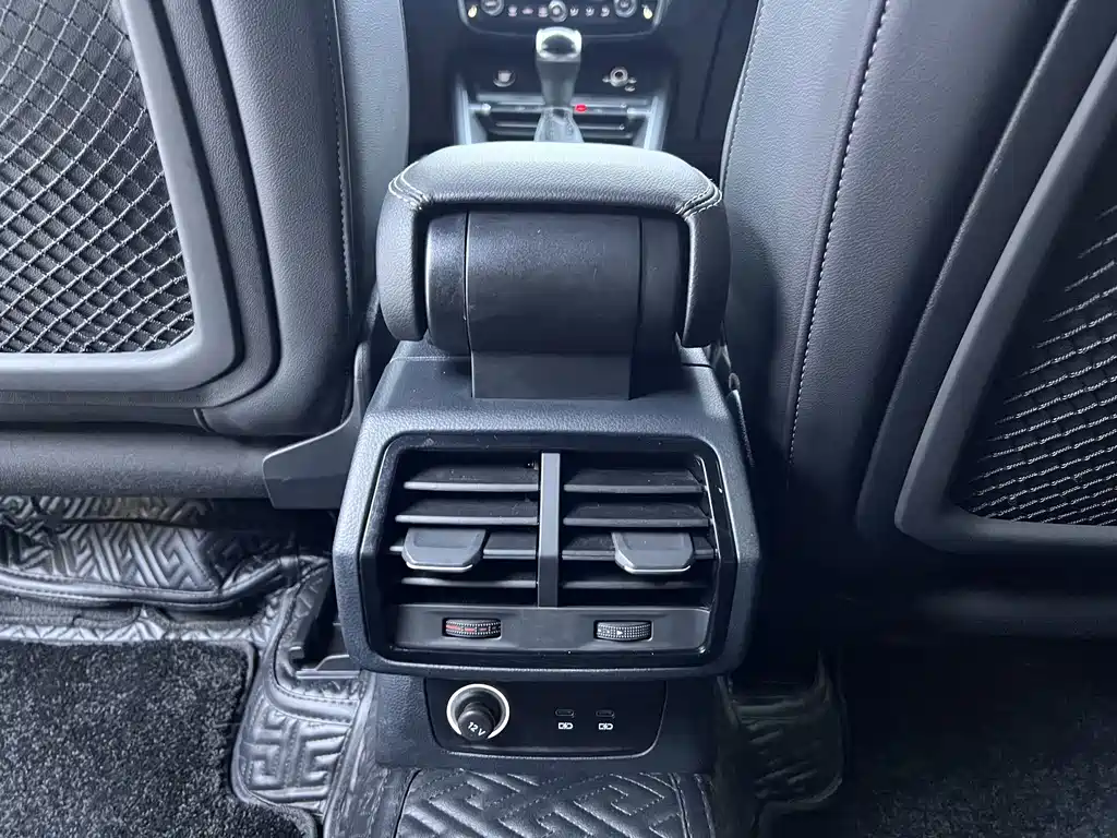 Audi Q3 — миниатюра 12
