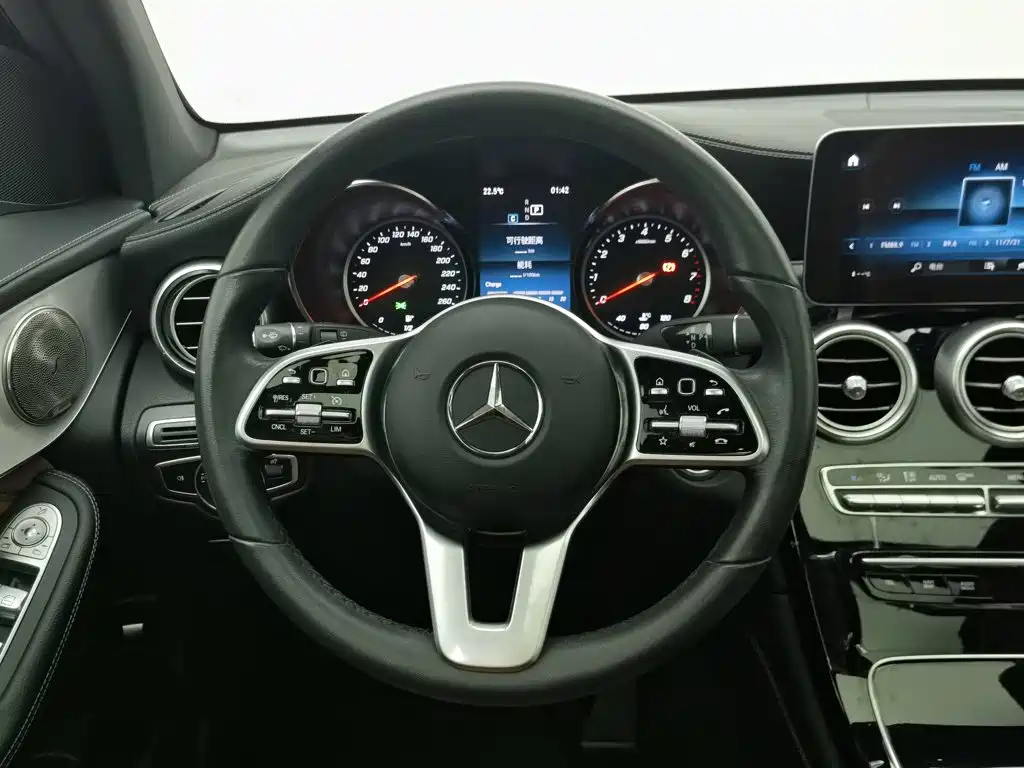 Mercedes-Benz GLC — миниатюра 11
