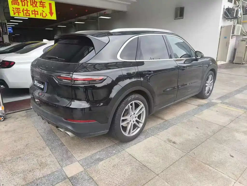 Porsche Cayenne — миниатюра 14