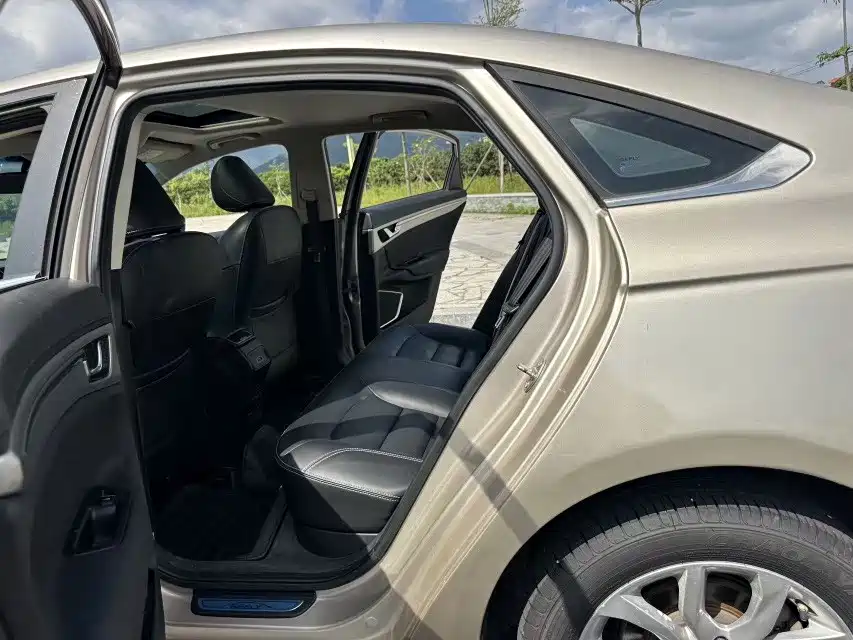 Geely Emgrand GL — миниатюра 24