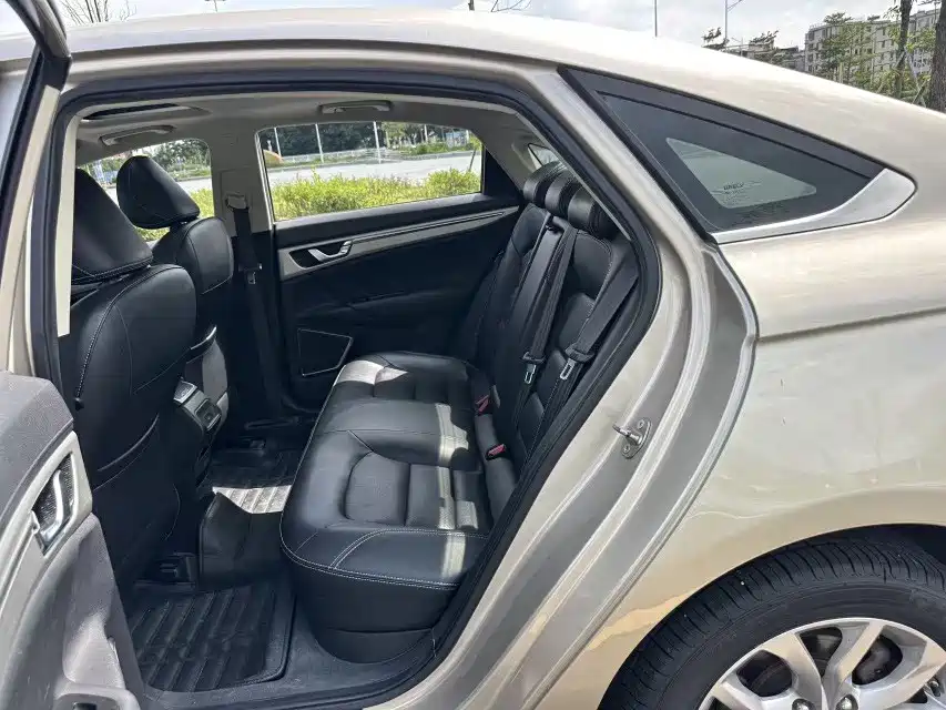 Geely Emgrand GL — миниатюра 9