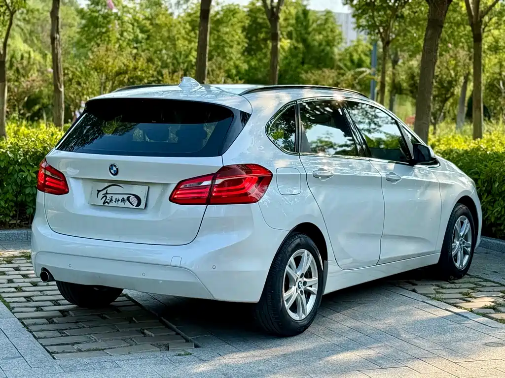 BMW 2 Series Active Tourer — миниатюра 6