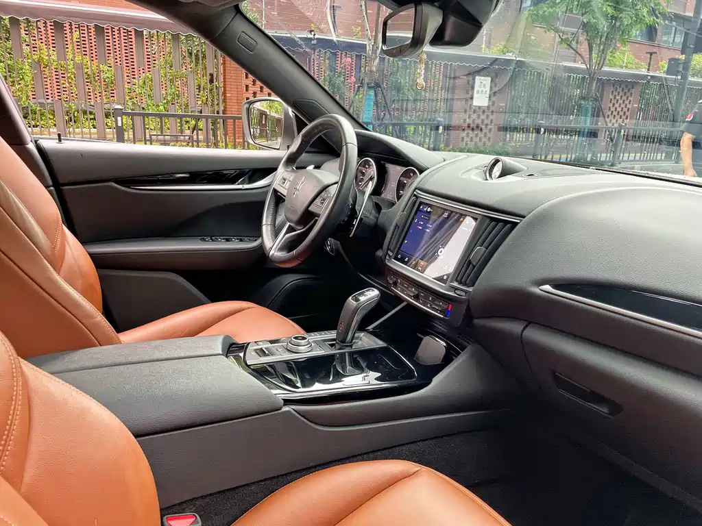Maserati Levante — миниатюра 9