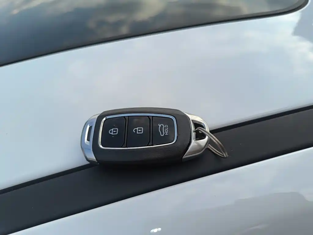 Hyundai Elantra — миниатюра 9