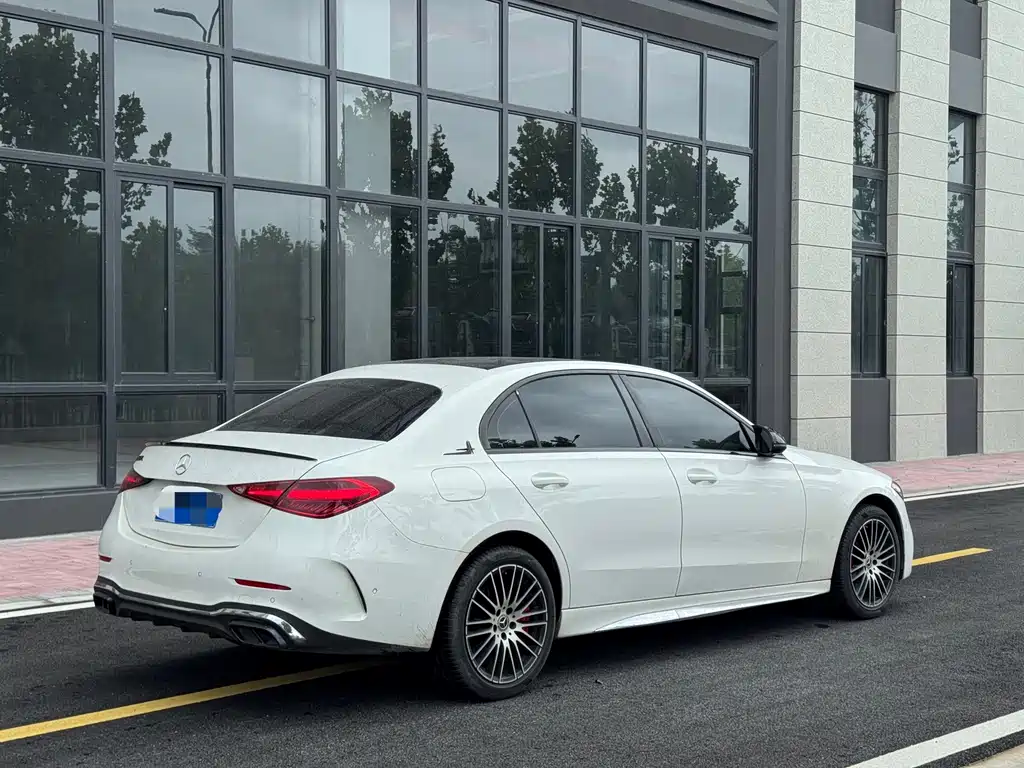Mercedes-Benz C-Class — миниатюра 8