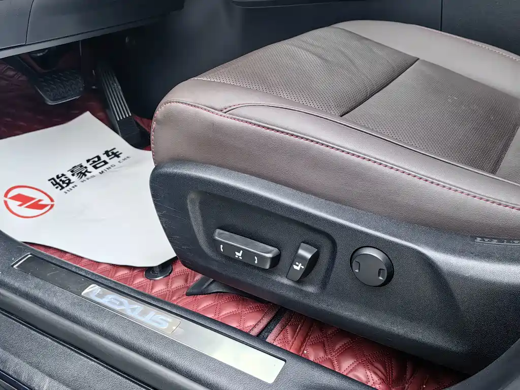 Lexus RX — миниатюра 9