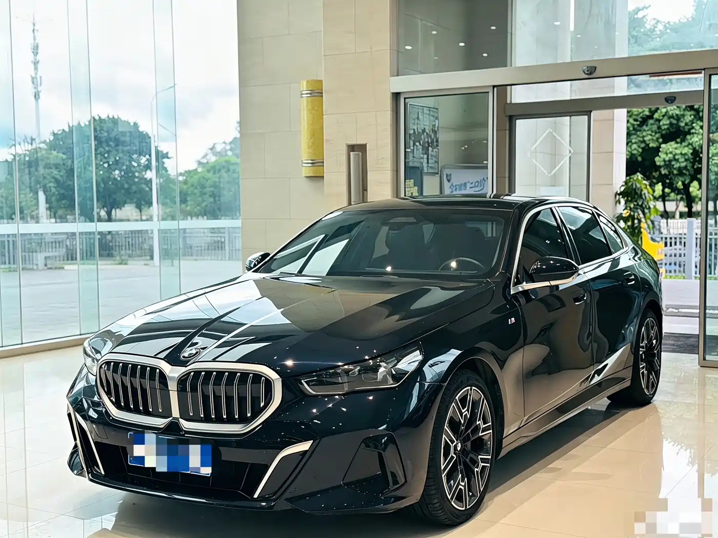 宝马5系 2024款 530Li 尊享型 M运动套装 2024