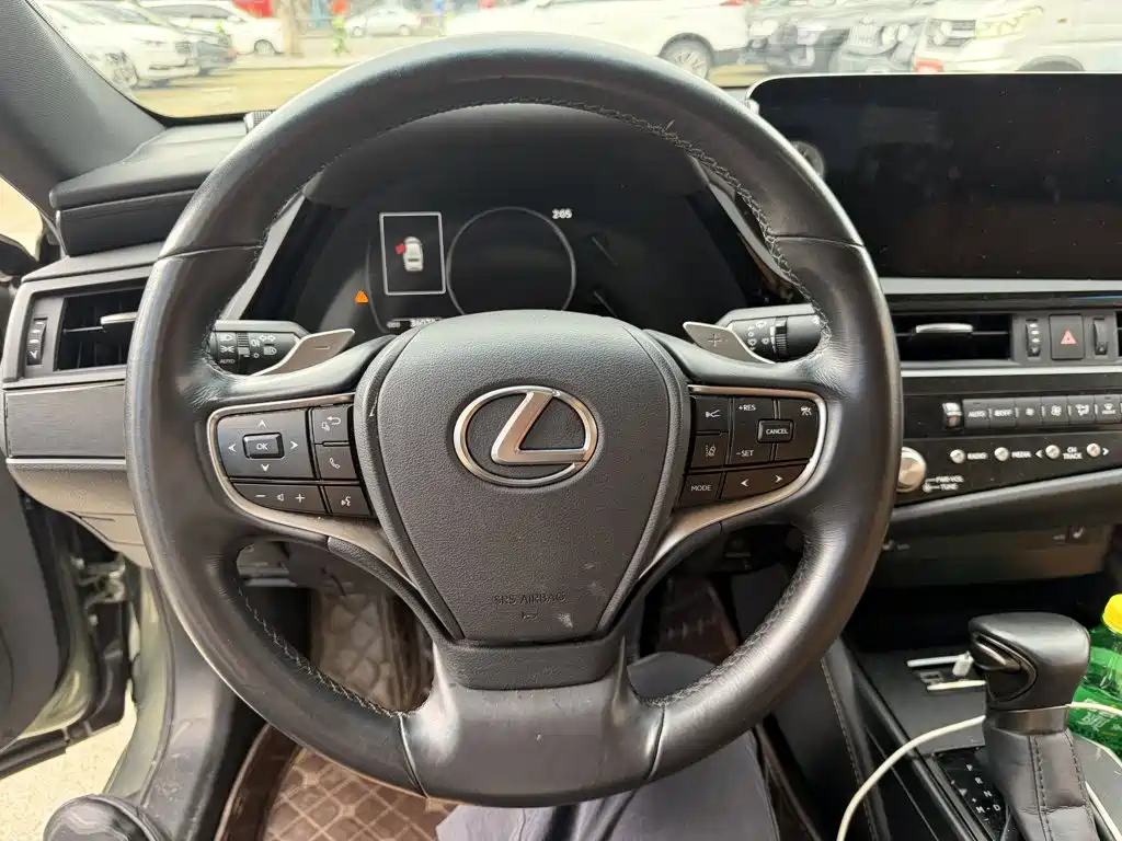 Lexus ES — миниатюра 7