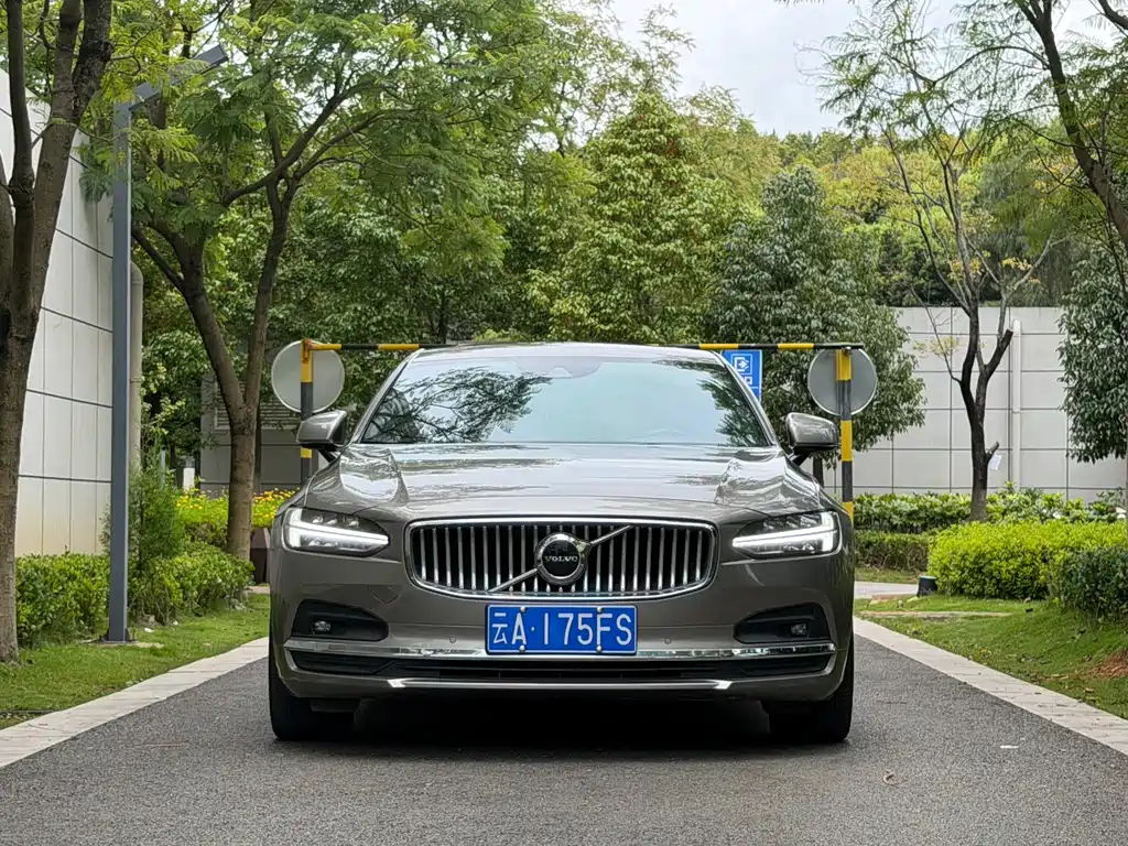Volvo S90 — миниатюра 2