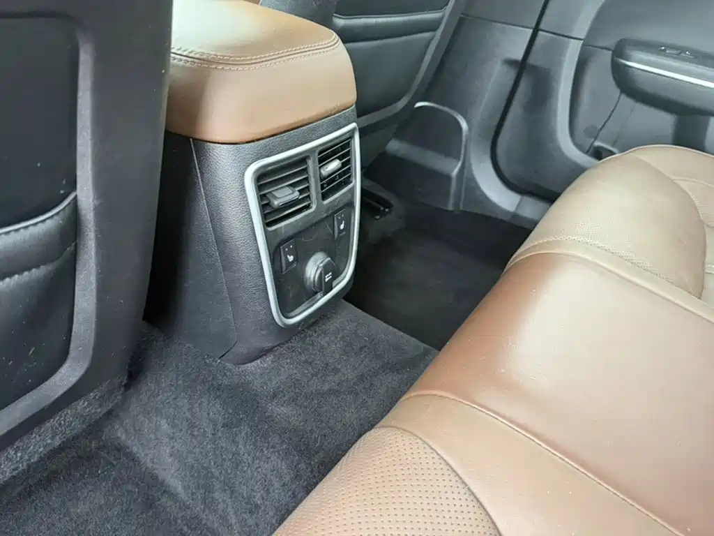 Chrysler 300C — миниатюра 13