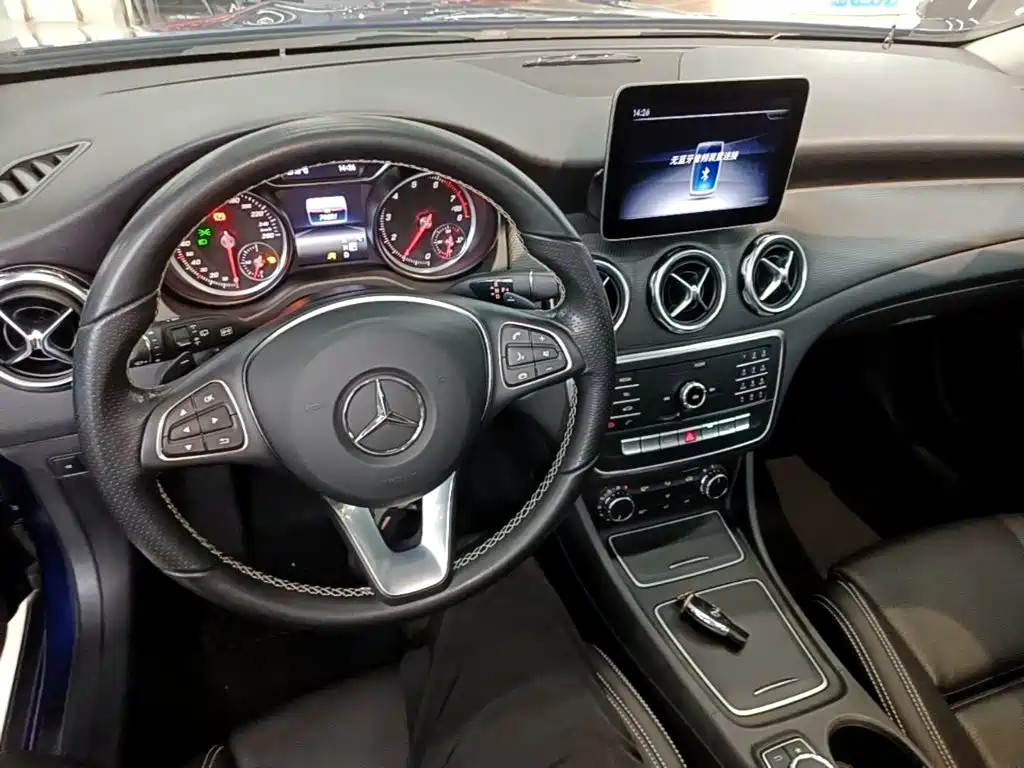 Mercedes-Benz GLA — миниатюра 10