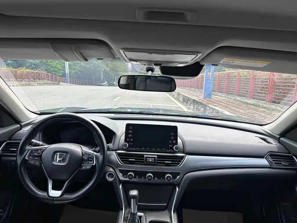 Honda Accord — миниатюра 9