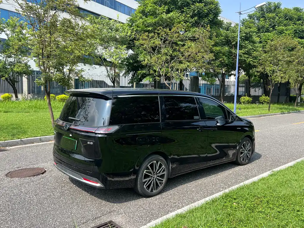 GAC Motor Trumpchi E8 PHEV — миниатюра 5