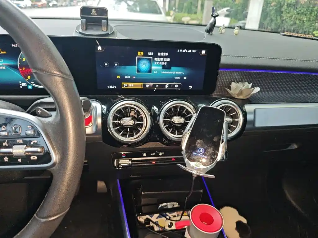 Mercedes-Benz GLB — миниатюра 6