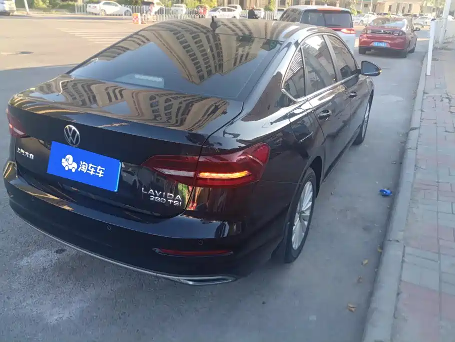Volkswagen Lavida — миниатюра 3
