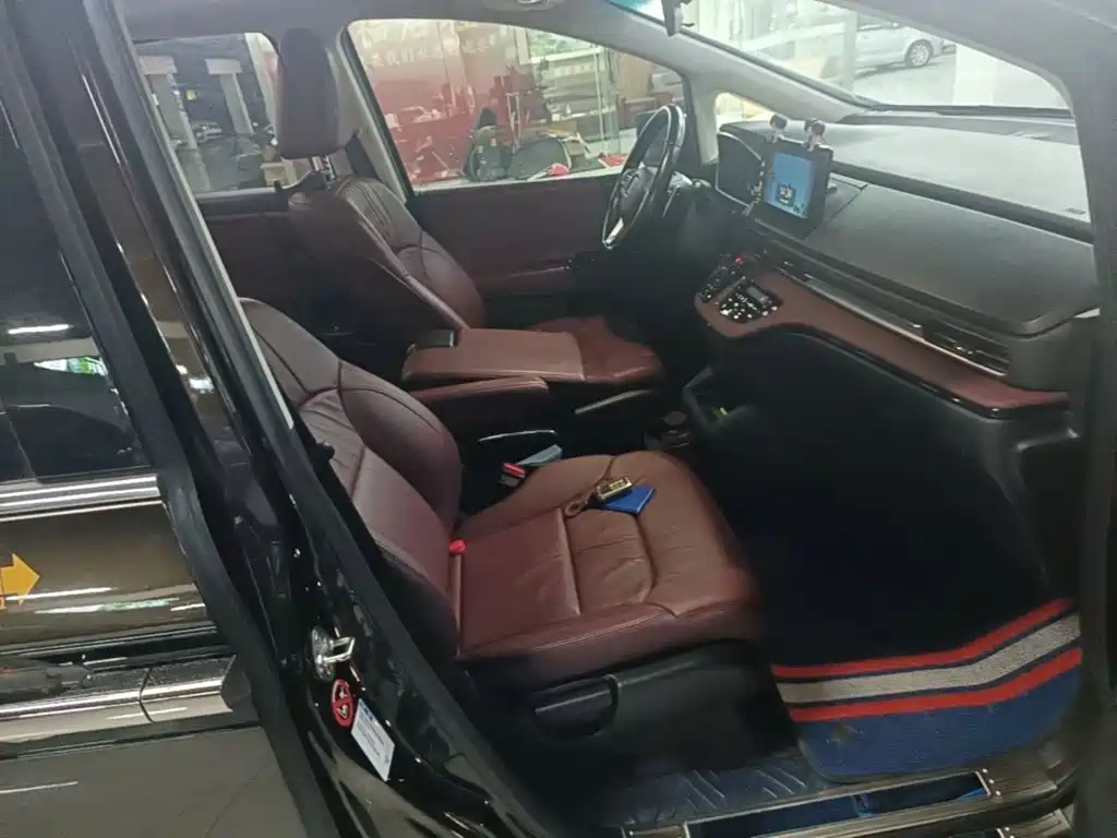 Honda Elysion — миниатюра 25