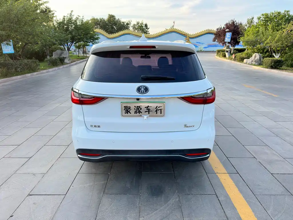 BYD Song MAX MAX 2017 1.5T AT Luxury 7 мест