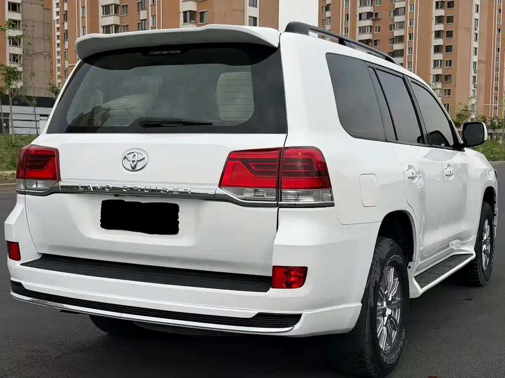 Toyota Land Cruiser 2010 4.0L AT VX