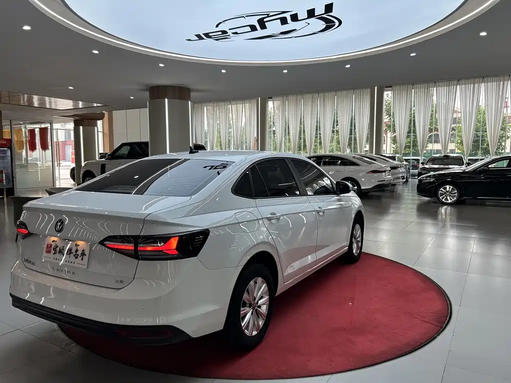 Volkswagen Lavida — миниатюра 5