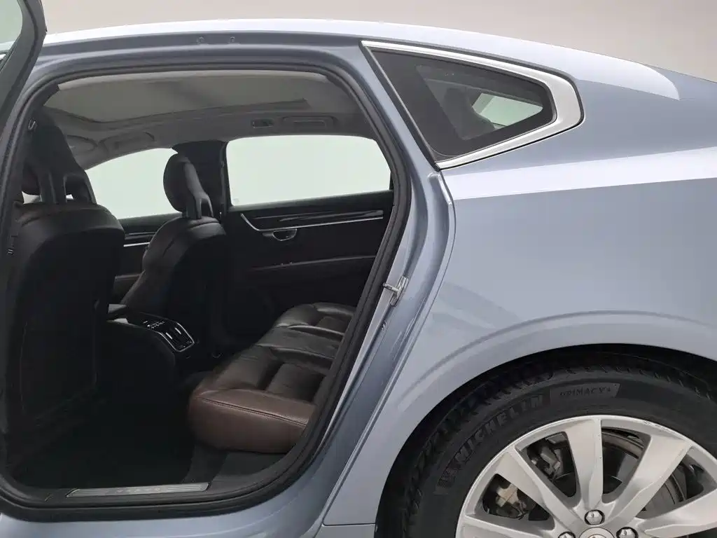 Volvo S90 — миниатюра 15