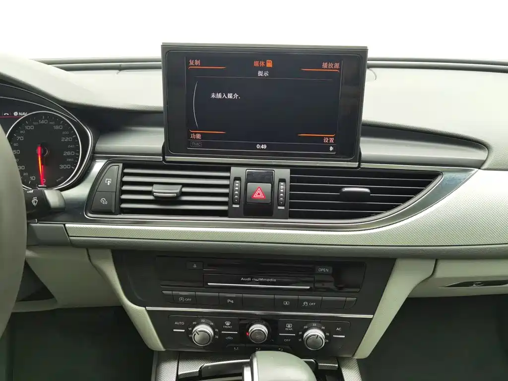 Audi A6L — миниатюра 12