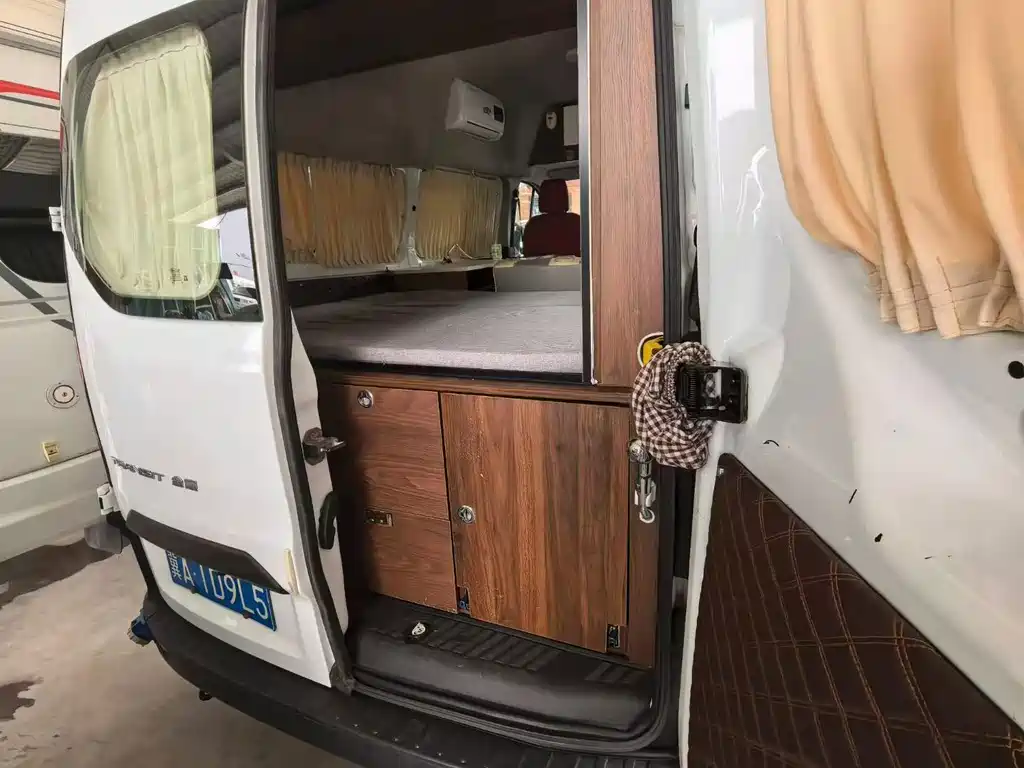 Ford Transit — миниатюра 6