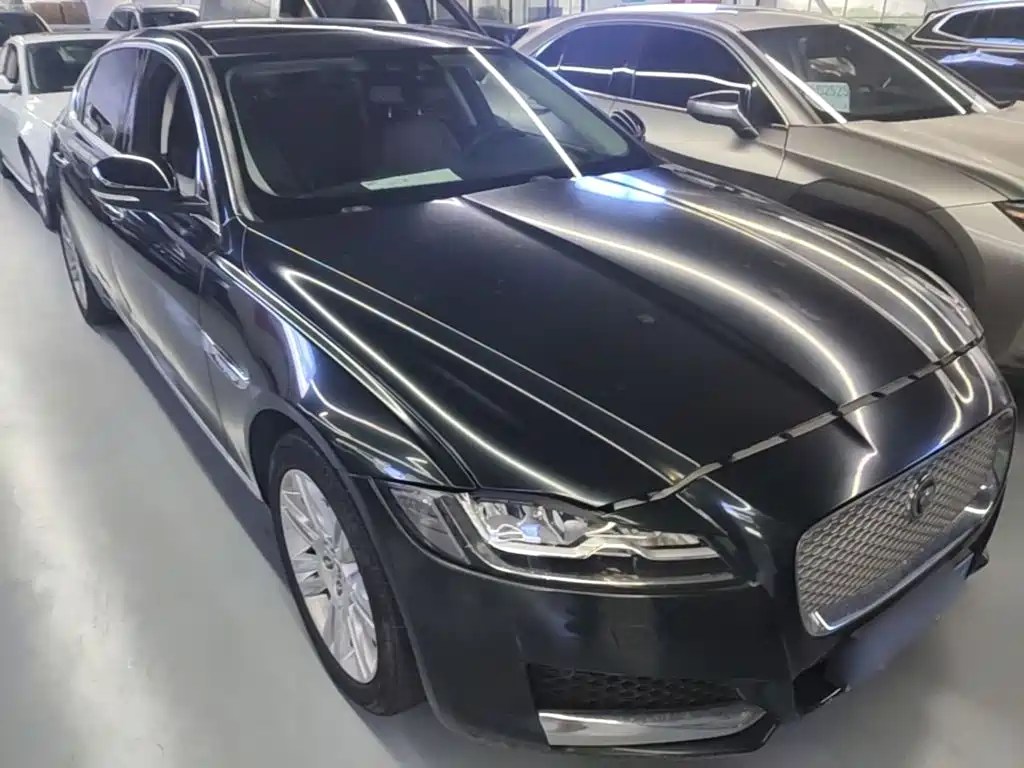 Jaguar XFL — миниатюра 4