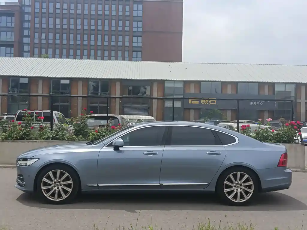 Volvo S90 2018 T5