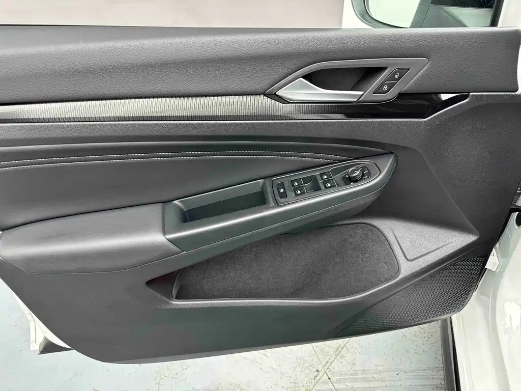 Volkswagen Golf — миниатюра 10
