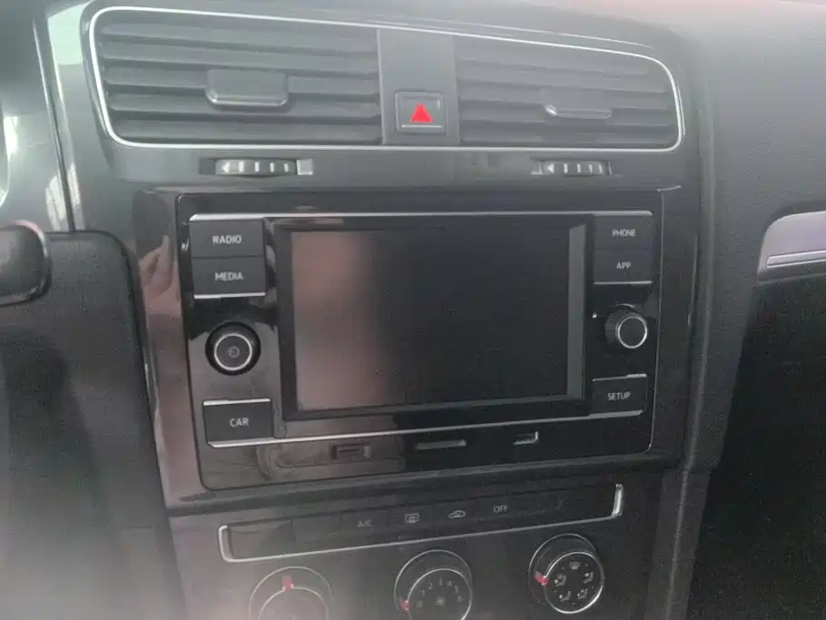 Volkswagen Golf — миниатюра 12