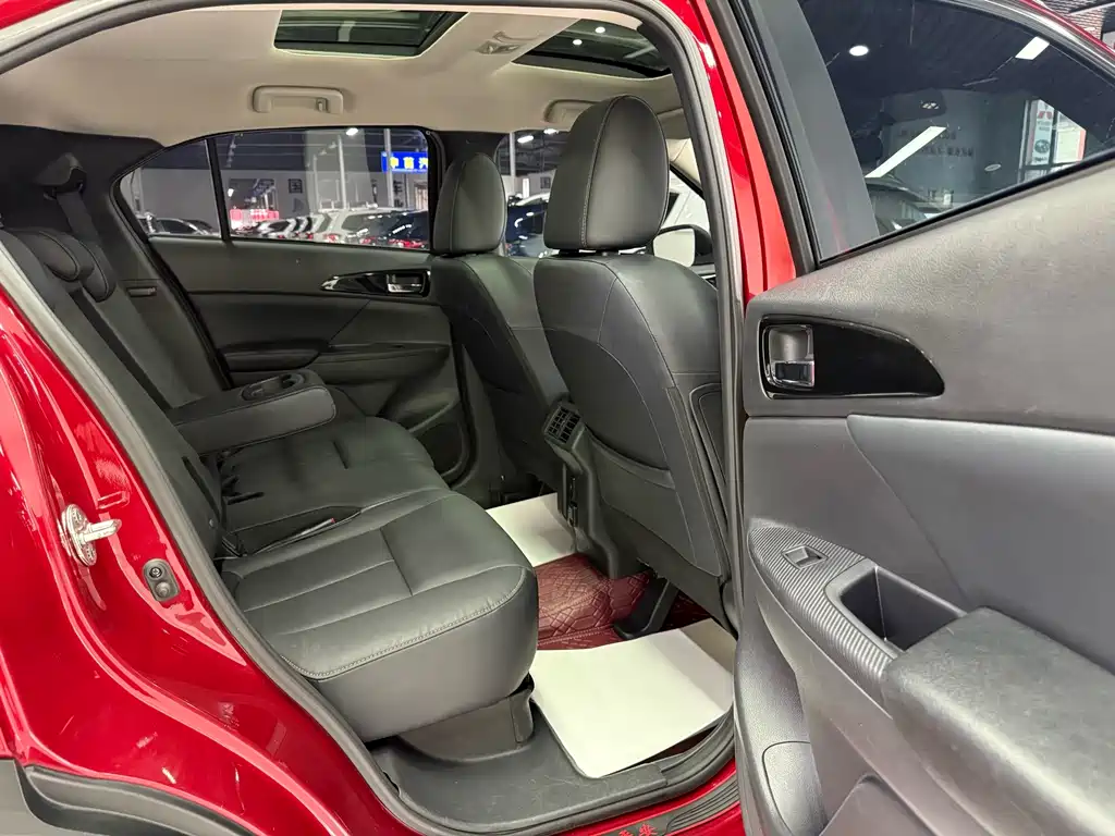 Mitsubishi Eclipse Cross — миниатюра 17