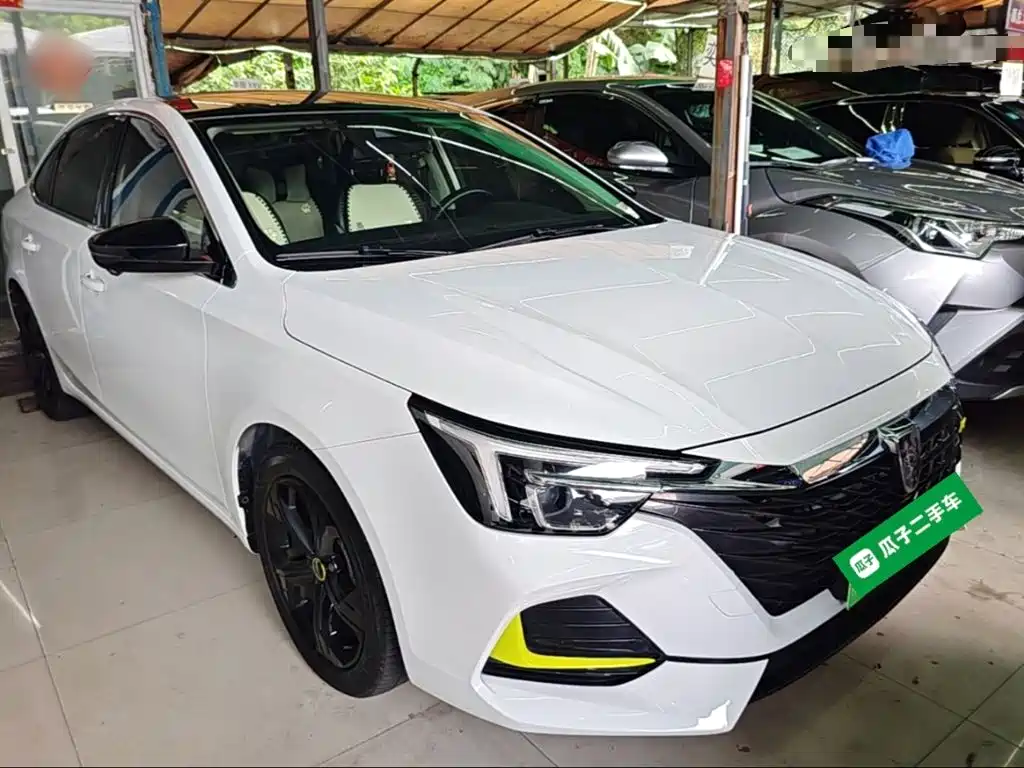 Roewe i6 MAX New Energy — миниатюра 4