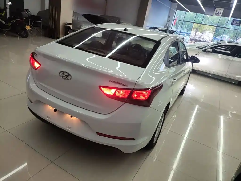Hyundai Verna — миниатюра 7